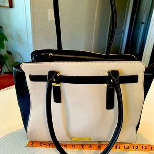 Liz Claiborne pink and black LC Tuxedo Tote, new with tags. Stylish,spring look.
